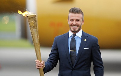 亚美电竞精华-赫拉芬贝赫被换下全场起立